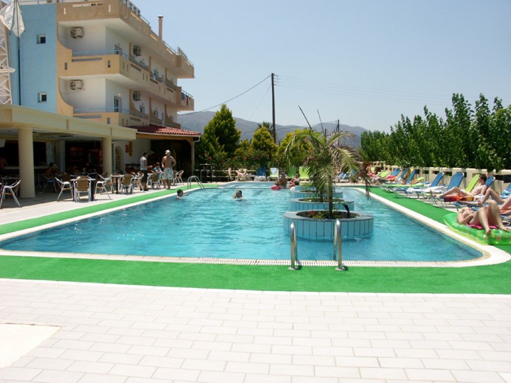 Nikos Hotel Малиа Экстерьер фото
